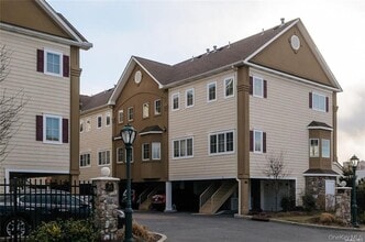 Building Photo - 330 Maple Ave