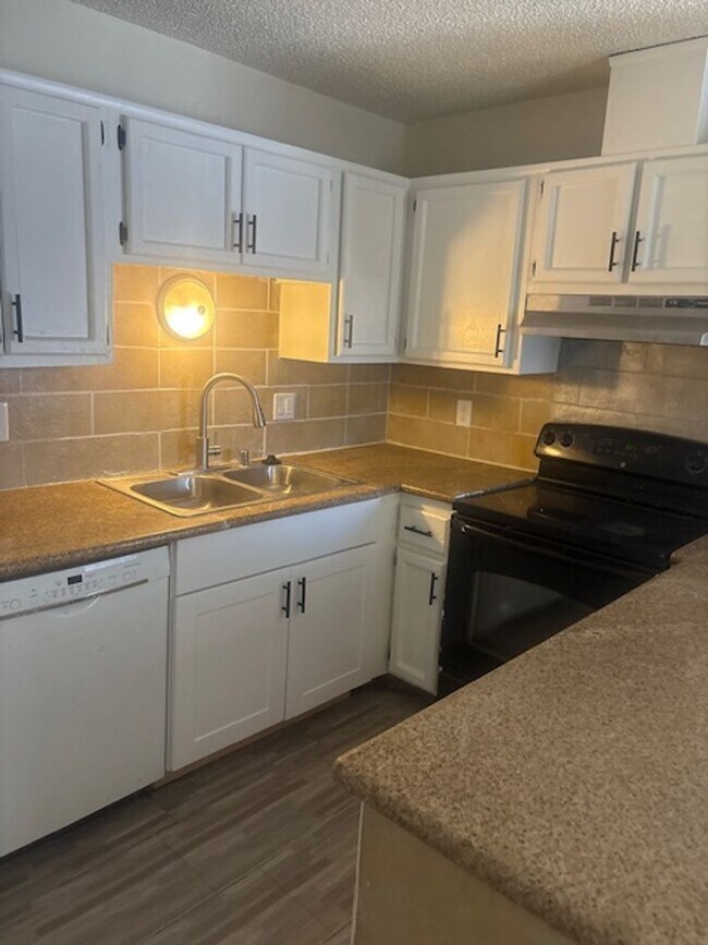 Foto del edificio - 4223 Zavala St
