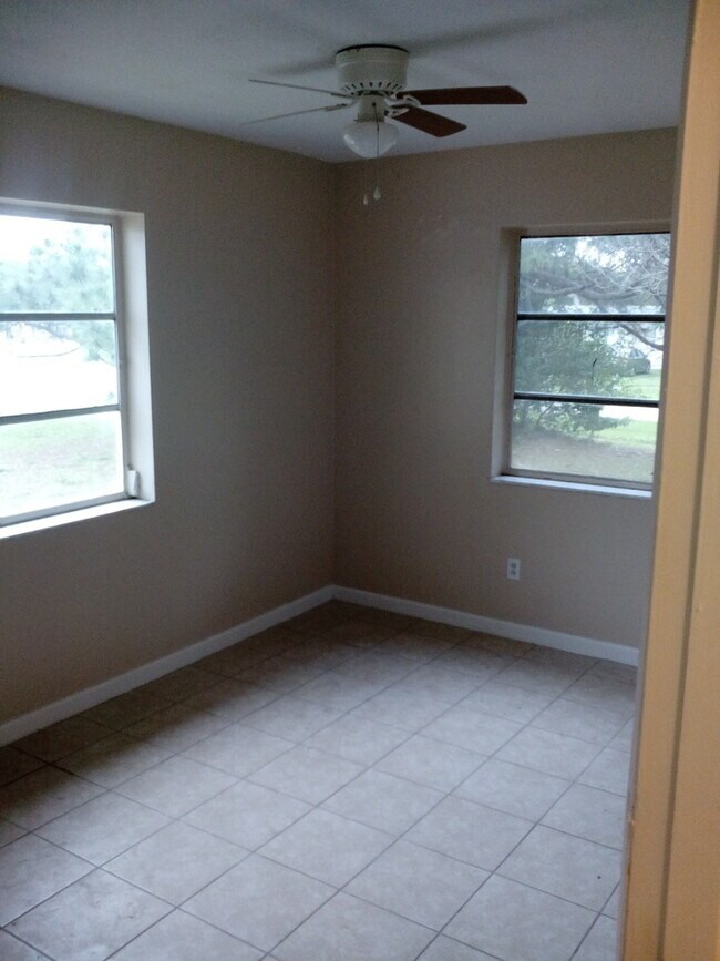 Foto del edificio - 3 Bed 1 Bath Home | Pet Friendly | Washer ...