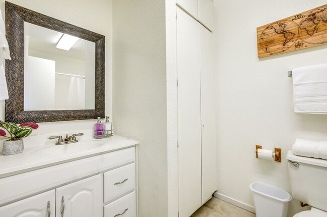 Building Photo - Gorgeous Quail Meadow Condo 2 bedroom / 1....