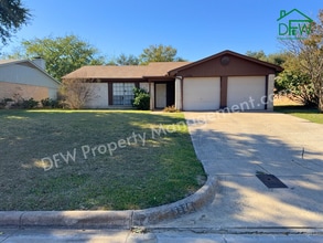 Building Photo - 6920 Misty Meadow Dr S
