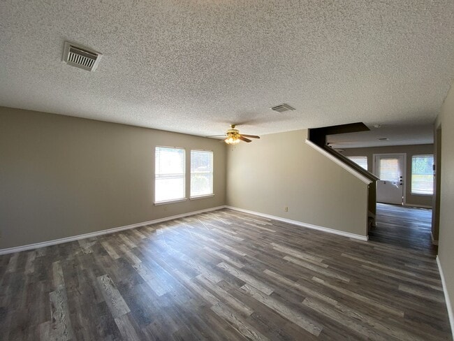 Foto del edificio - Beautiful 3/2 home in Hunters Mill!