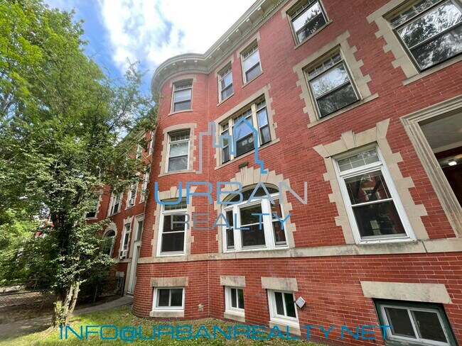 EXTERIOR - 24 Strathmore Rd