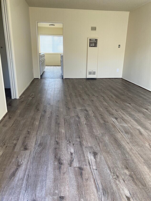 Foto principal - 535 S Serrano Ave