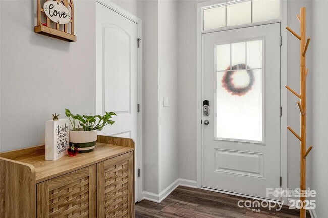 Foto del edificio - 12008 Gambrell Dr