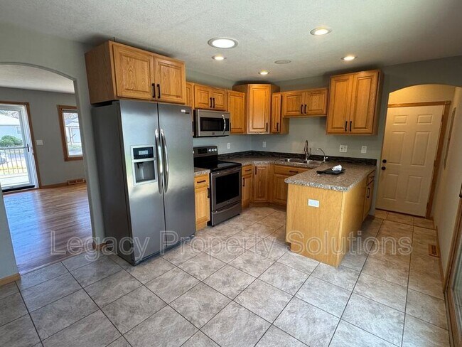 Foto del edificio - 1832 Assumption Dr