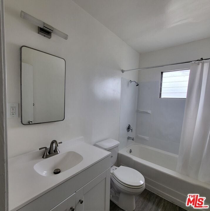 Building Photo - 933 S Norton Ave