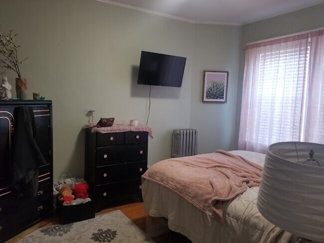 Bedroom - 20 Chestnut St
