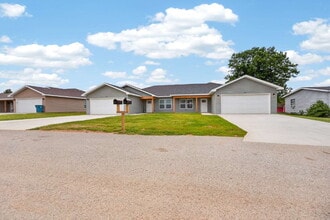 Building Photo - 152 Ruby Ln