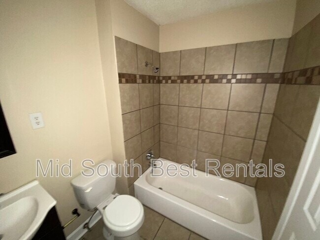 Building Photo - 341 Whiteville Ave