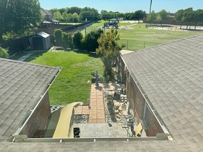 Foto del edificio - 1303 Kenshire Ct