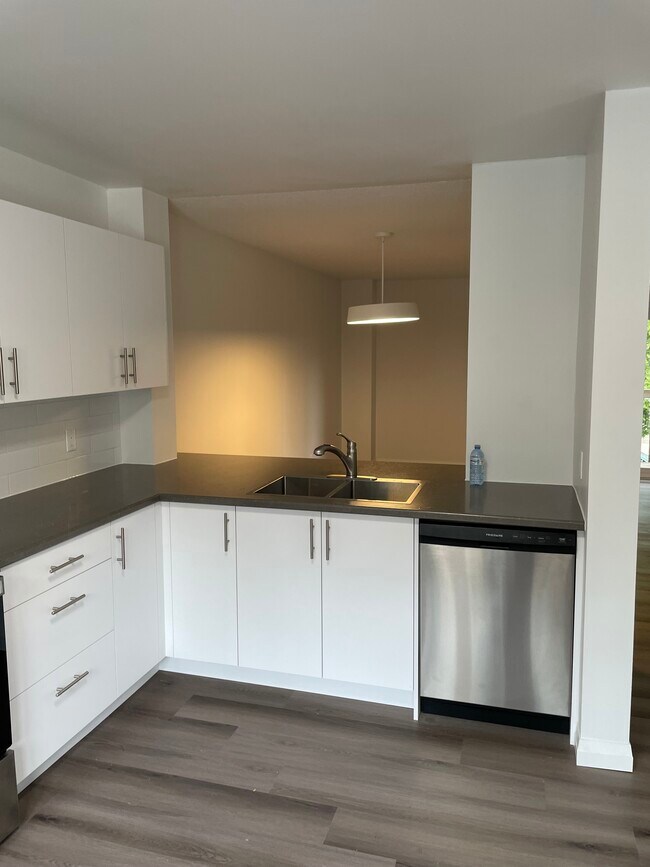 Building Photo - Huronia Village