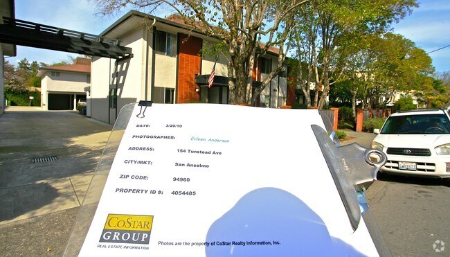 Foto del edificio - 154-166 Tunstead Ave