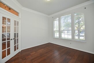 Building Photo - 4315 Village Forest Dr