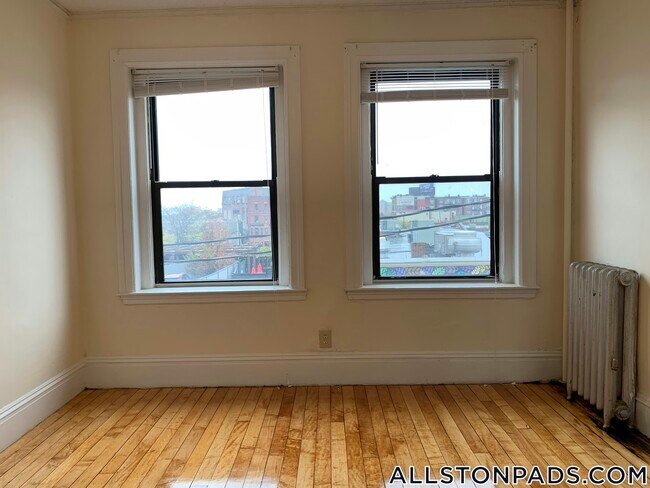 Building Photo - 437 Cambridge St