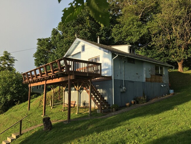Building Photo - 527 W. Marine Dr ~ Gruhlkey5