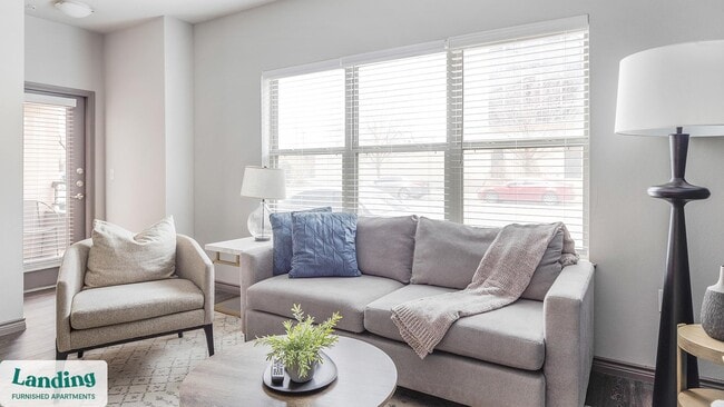 Building Photo - 650 S Main St