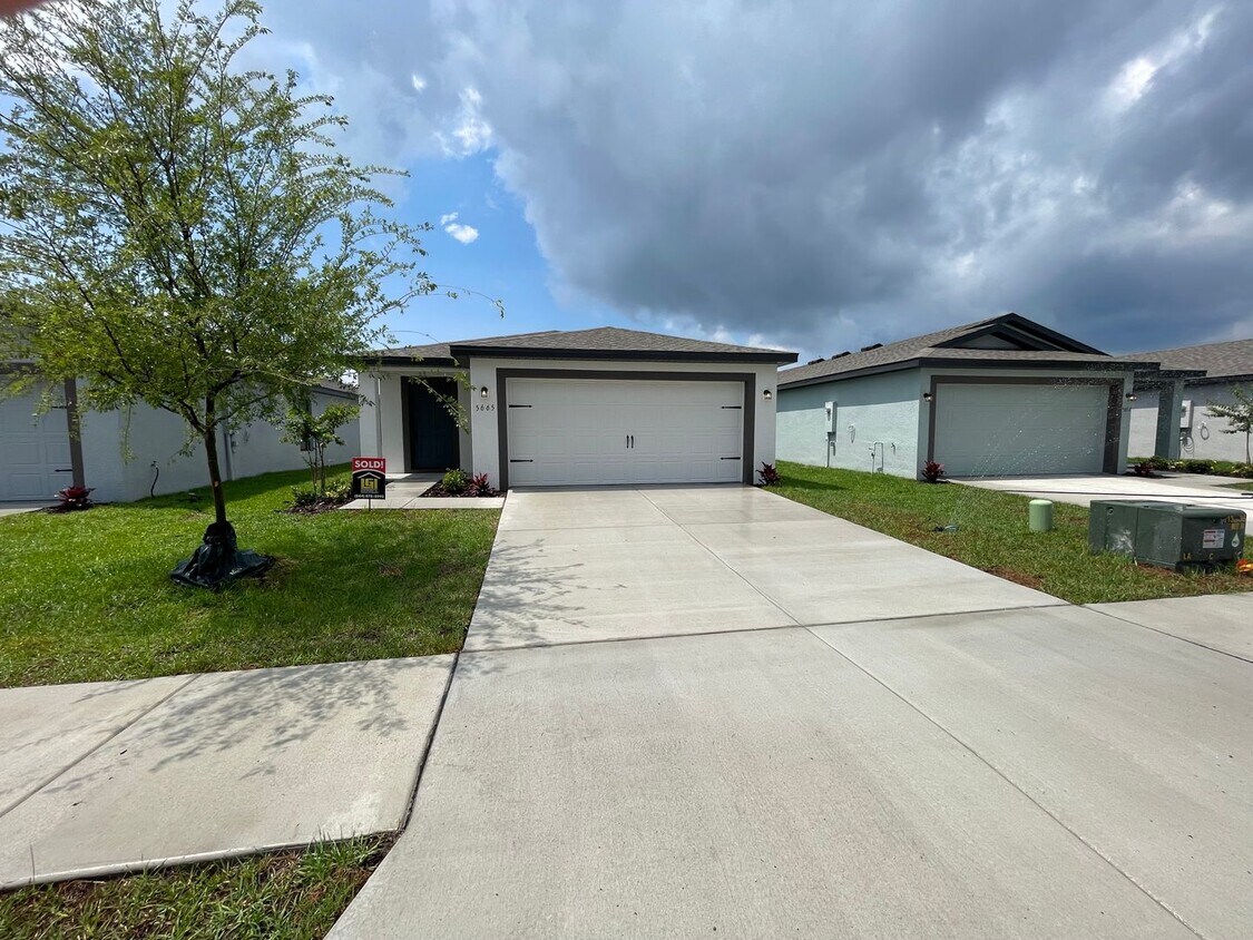 Primary Photo - 5665 Deep River Ave Clair-Mel City, FL 33619