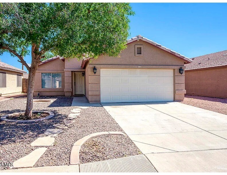 Foto principal - 15020 W Watson Ln