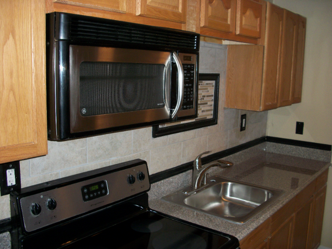 Building Photo - 3400 Erdman Ave
