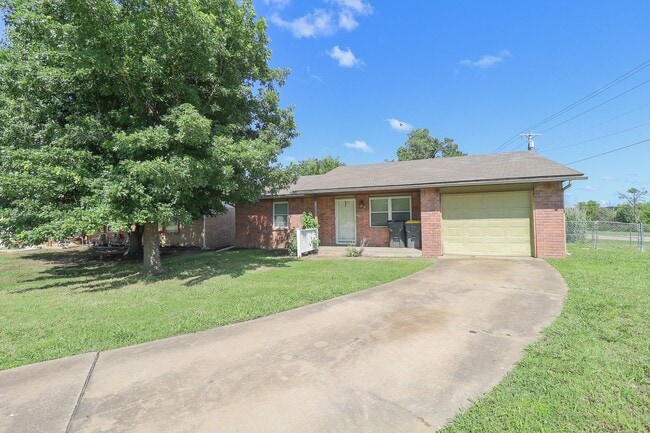 Building Photo - 2 Bed / 1 Bath in Glenpool!