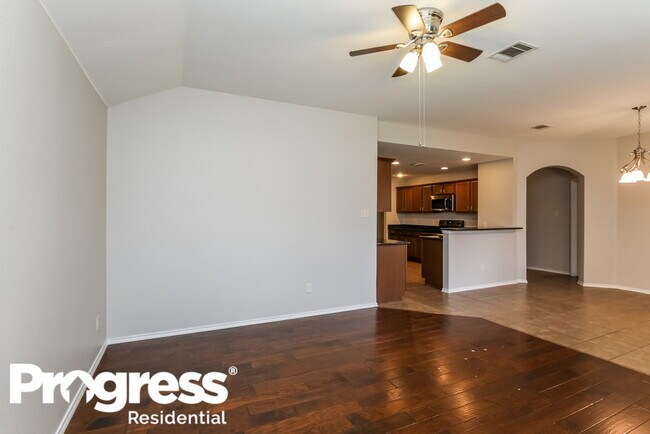 Building Photo - 2116 Meadow View Dr