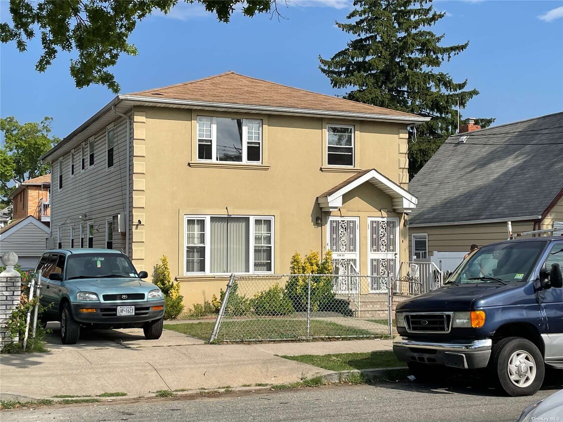 Primary Photo - 130-35 Inwood St