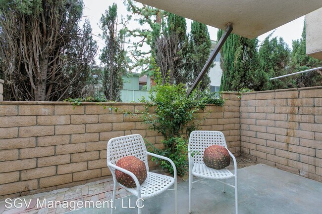 Foto del edificio - 427-433 W Duarte Rd