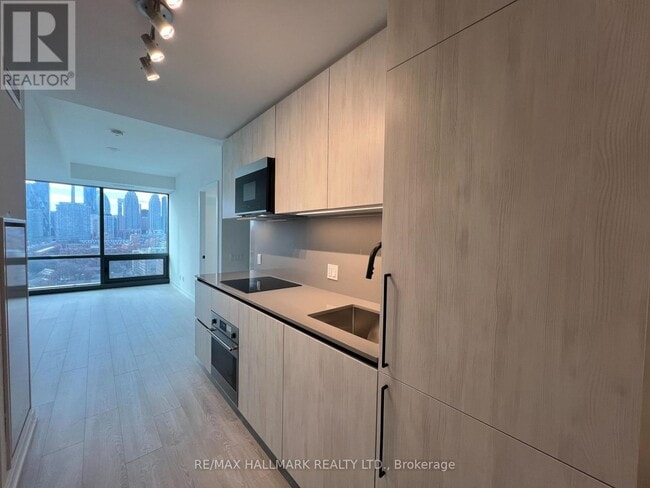 Building Photo - 35 Parliament St