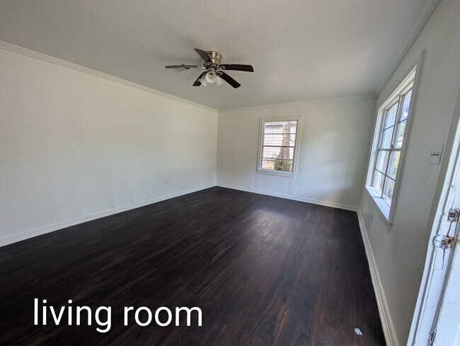 Building Photo - 4909 Gum St