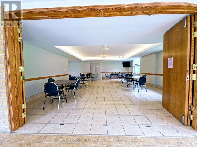 Building Photo - 2504-2504 Rutherford Rd