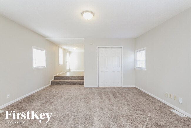 Foto del edificio - 2113 Mayfair Dr