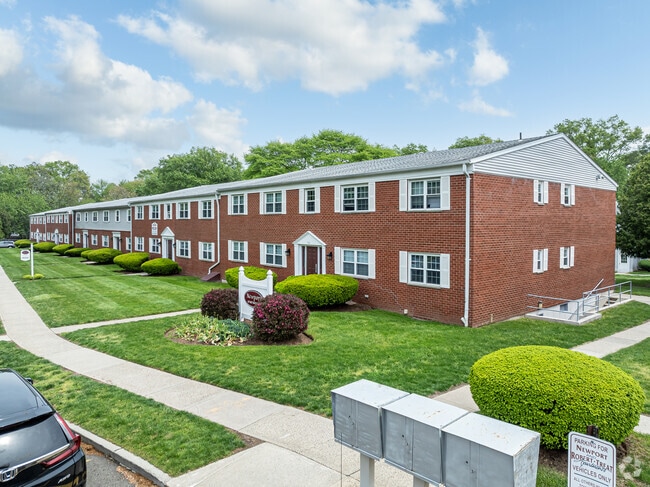 Building Photo - Newport Apartments
