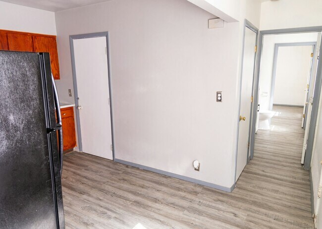 Foto del edificio - 3023 Parkside Ave