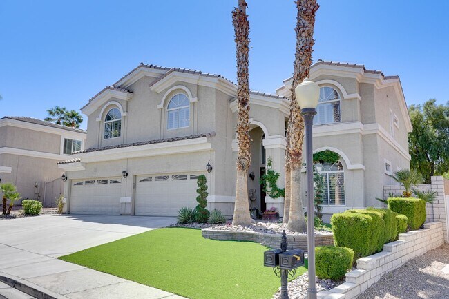 Building Photo - Luxurious 4 bd 3.5 bth Henderson Home in G...