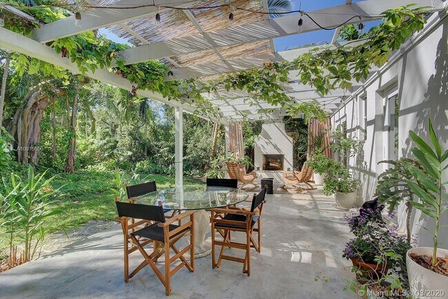 Foto del edificio - 2330 Overbrook St