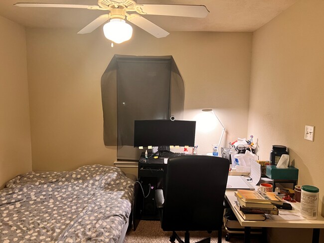 Foto del edificio - FALL PRE-LEASE - 4 Bedroom/3 Bath 2 Story ...