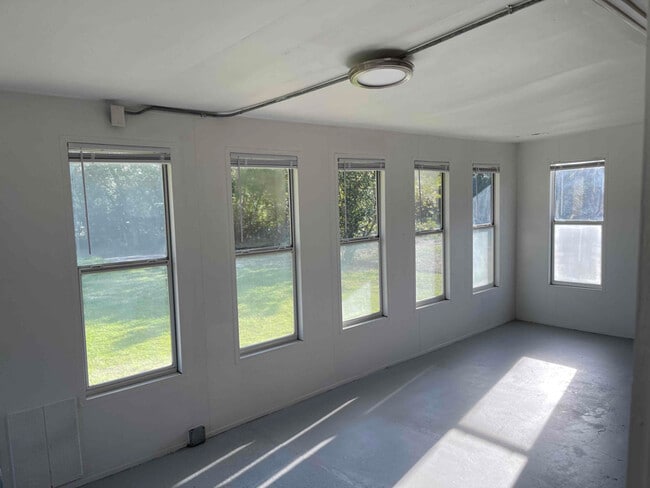 Building Photo - 1206 Stephen Ln