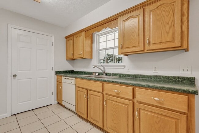 Building Photo - 3bd 2ba Home for Rent on Empire Rd
