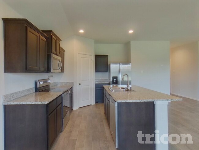 Building Photo - 9216 Castorian Dr