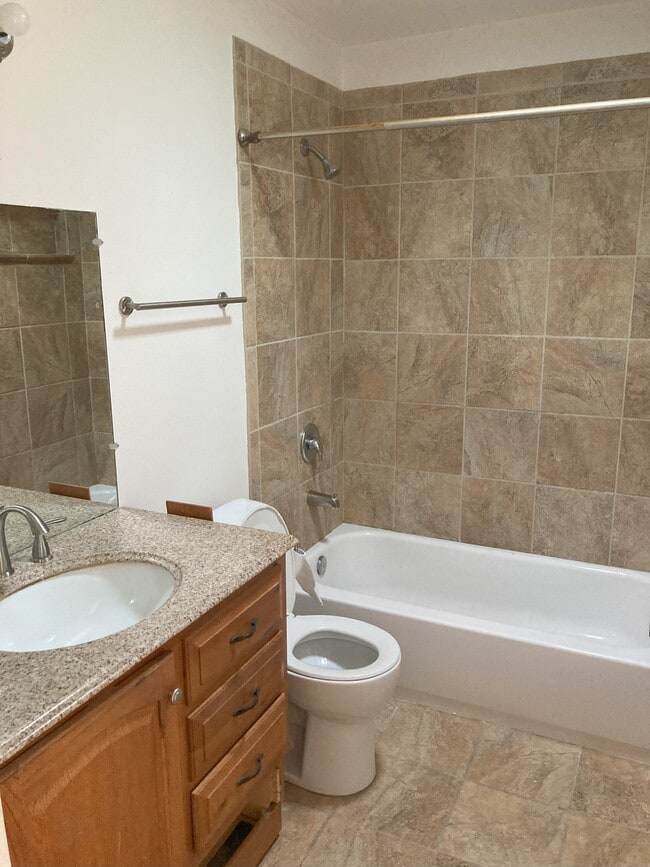 Building Photo - 3930 San Lorenzo Ct