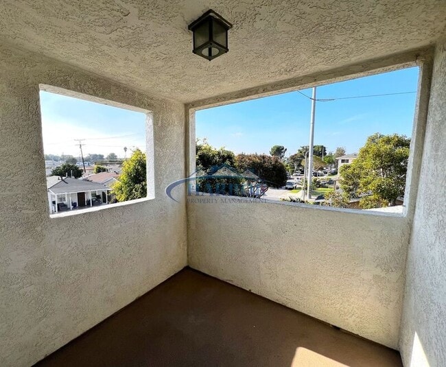 Building Photo - 4567 W 159th St