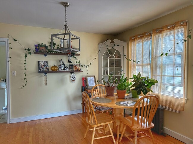 Building Photo - 181 Fox St