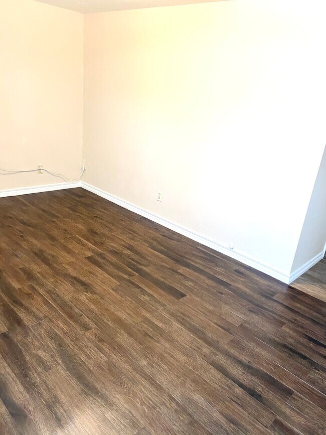 Foto del edificio - 2534 1/2 NW 21st
