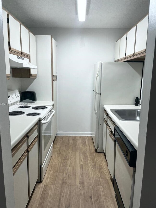 Building Photo - 4241 W McNab Rd