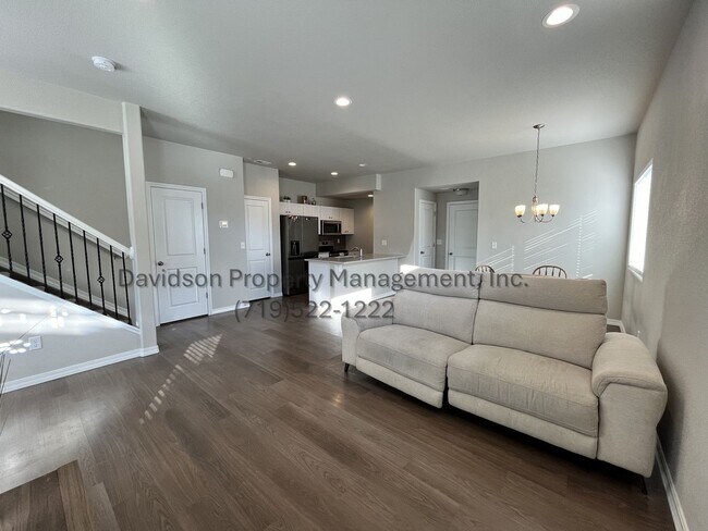 Foto del edificio - Stunning Townhouse Located in Northeast Co...