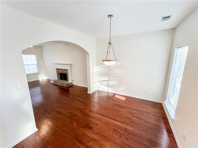 Foto del edificio - 2027 Oakbluff Way SW