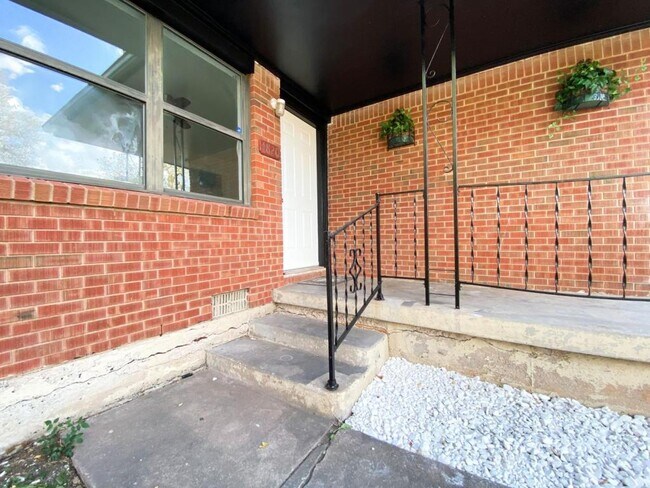 Foto del edificio - 4820 NW Lindy Ave
