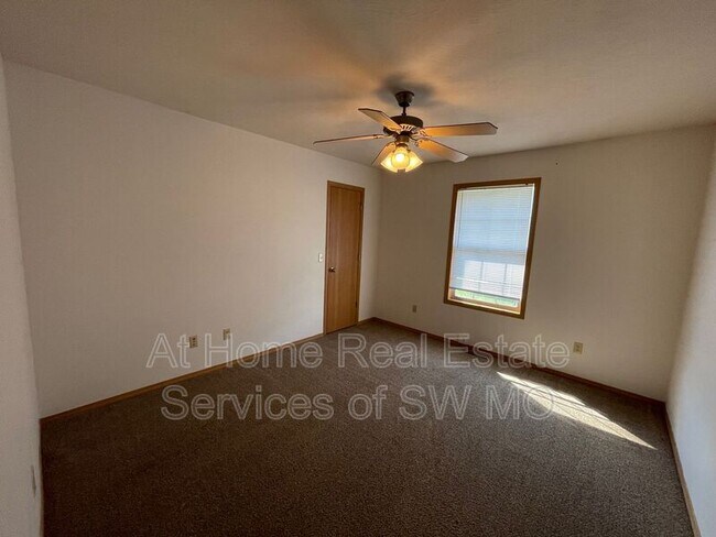 Foto del edificio - 1145 N Northwood
