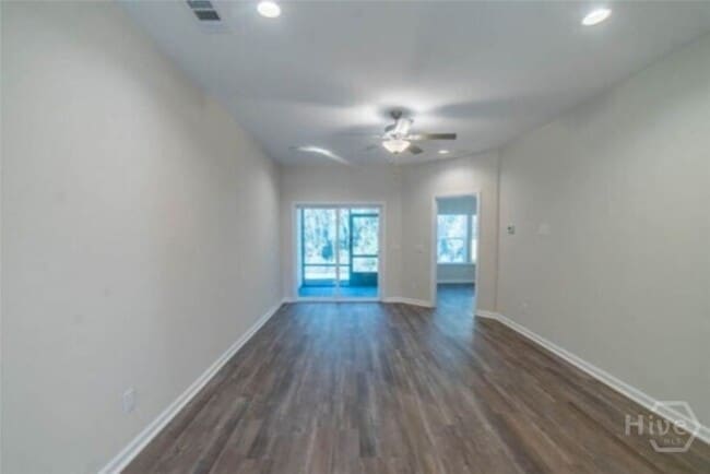 Building Photo - 131 Lower Creek Dr